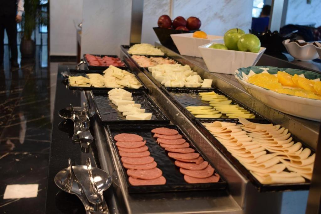 Euro Plaza Hotel - Taksim Pera Istanbul Bagian luar foto
