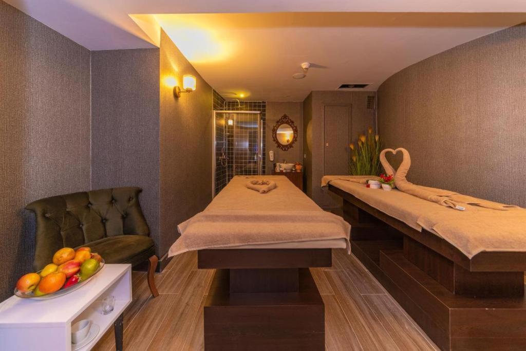 Euro Plaza Hotel - Taksim Pera Istanbul Bagian luar foto