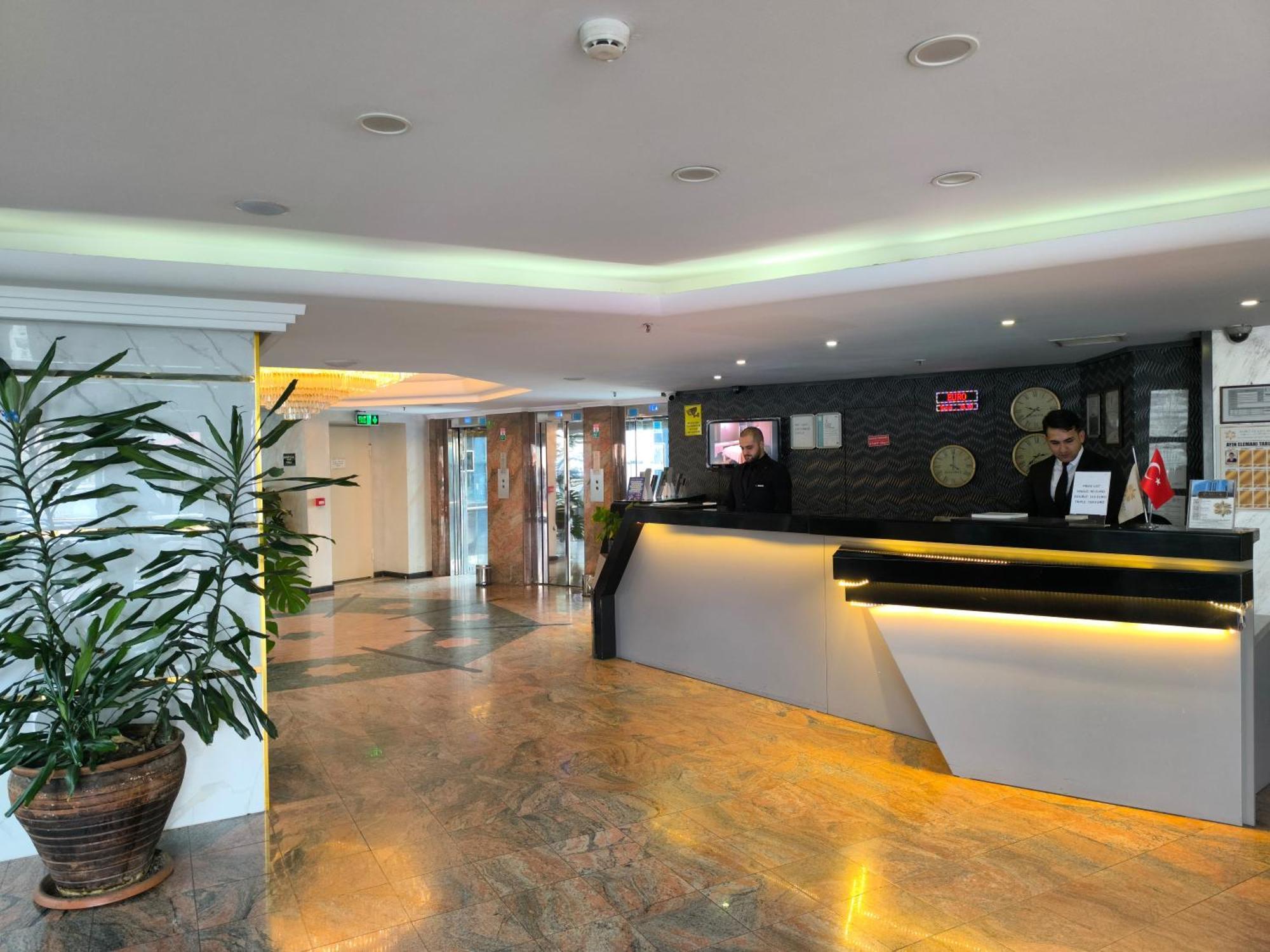 Euro Plaza Hotel - Taksim Pera Istanbul Bagian luar foto